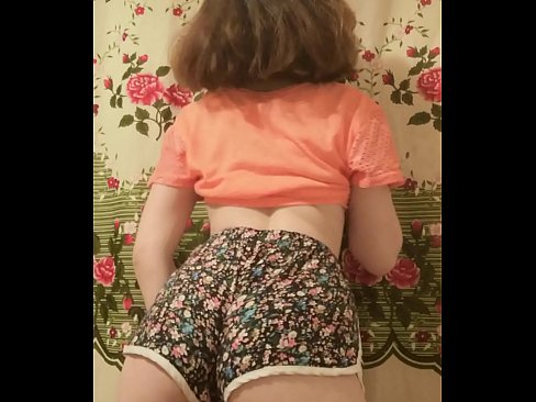 ❤️ Babe muda seksi menanggalkan seluar pendeknya pada kamera Video seks pada ms.pornovore.ru ❤