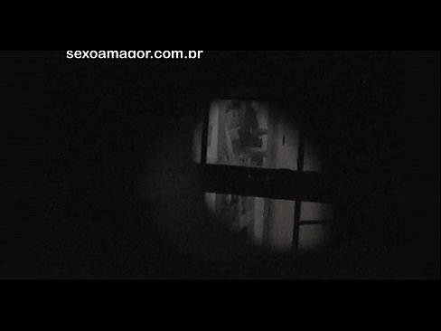❤️ Blondie dirakam video secara rahsia oleh intip kawasan kejiranan yang tersembunyi di sebalik batu bata kosong Video seks pada ms.pornovore.ru ❤